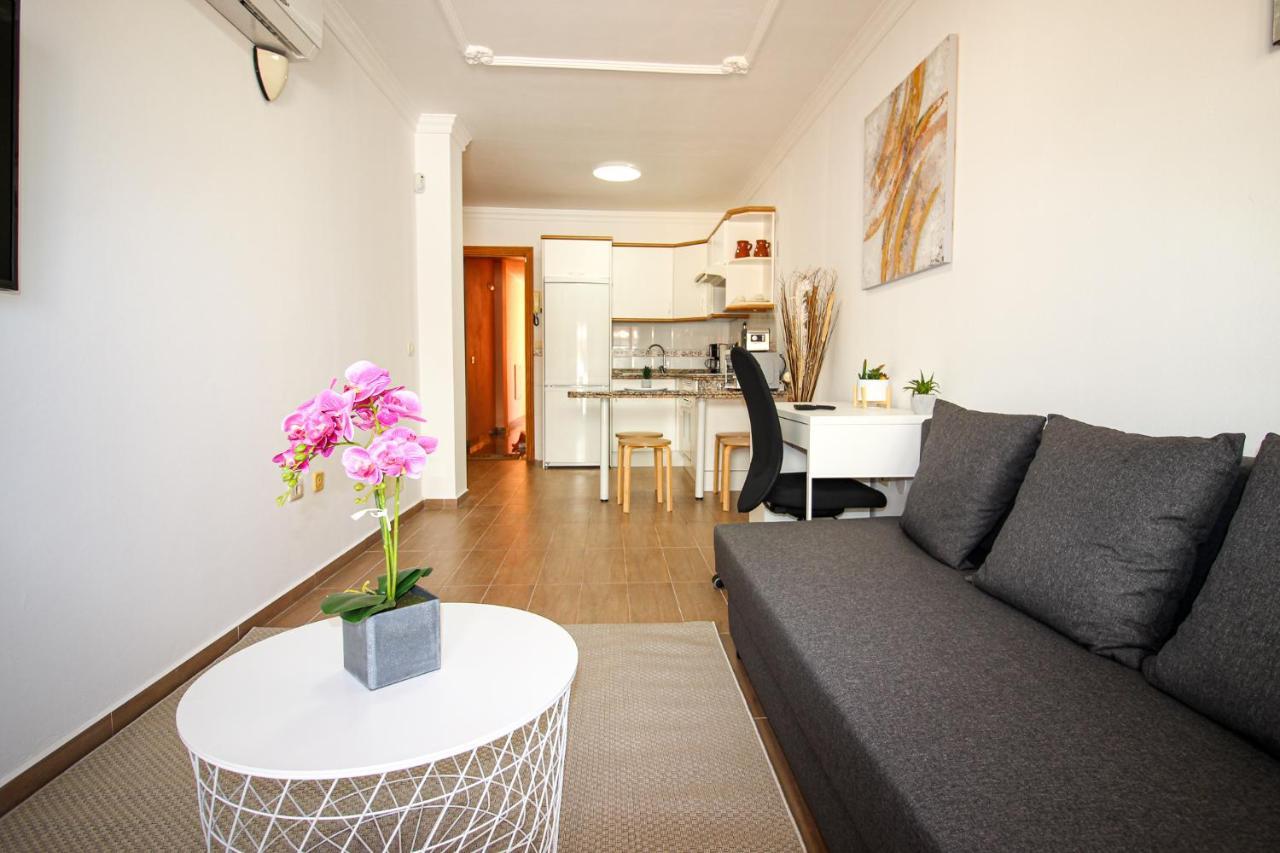 Beautiful Renovated Apartment With Air Conditioning Just Steps From The Sea In Playa San Juan Luaran gambar