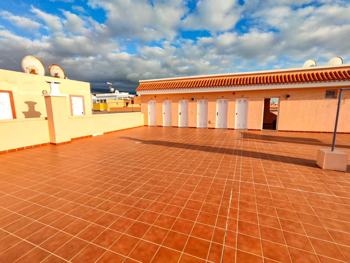 Beautiful Renovated Apartment With Air Conditioning Just Steps From The Sea In Playa San Juan Luaran gambar
